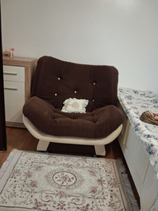 Canapea extensibila cu doua fotolii