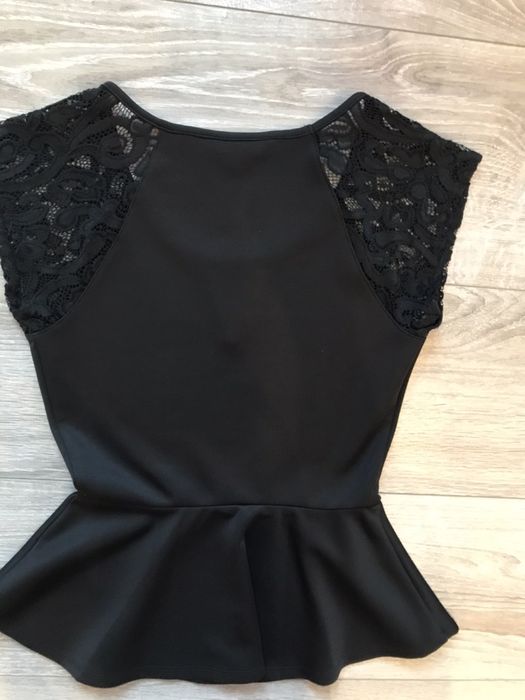 Top cu dantela Guess nr. Xs