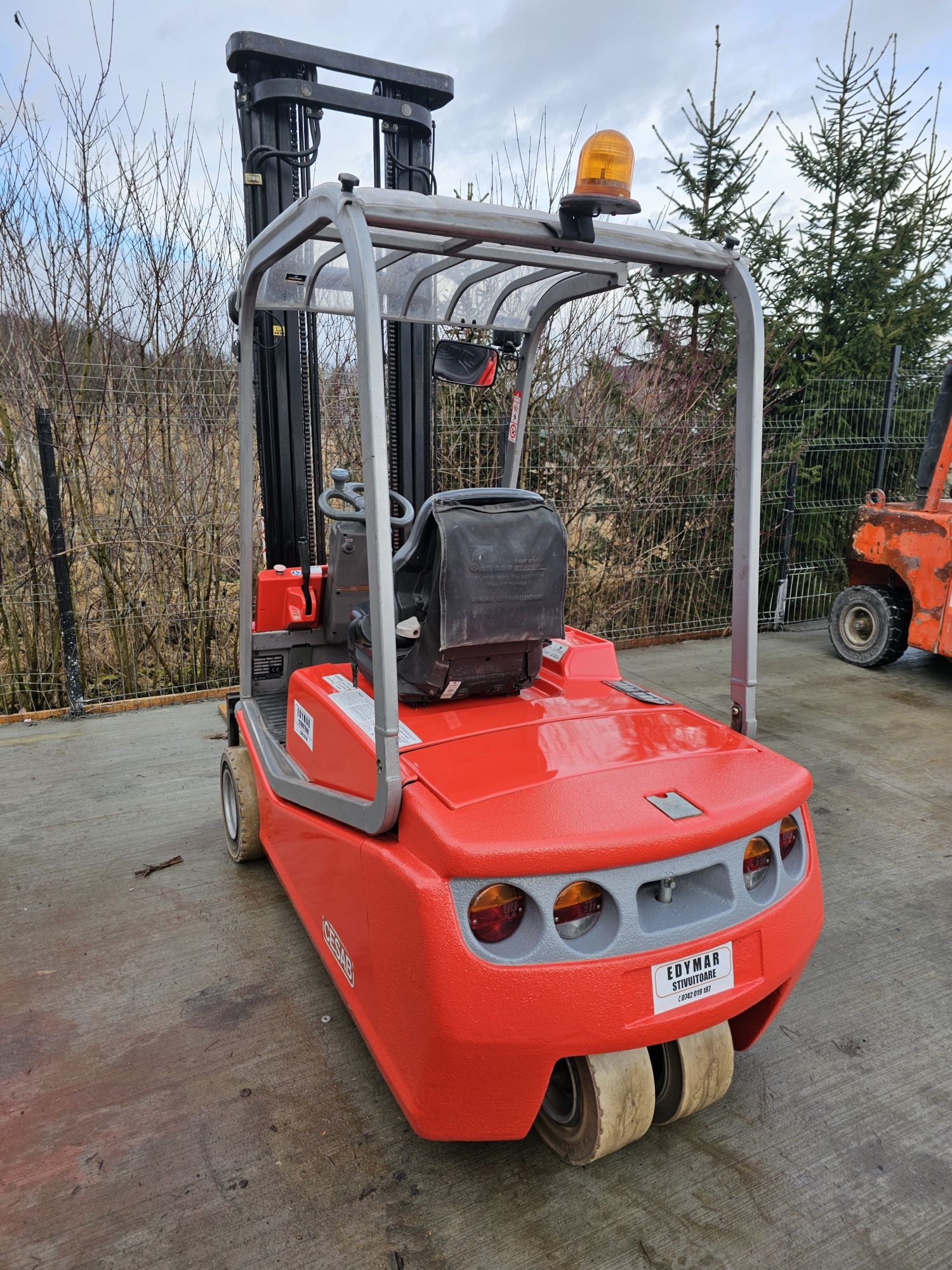 Stivuitor Carer 1.5T sau Stivuitor electric Cesab 2T