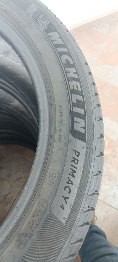 Летни 235/45/18 Michelin/ Dot 21/ 7 mm