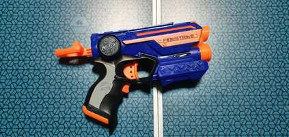 Blaster Nerf N-strike  elite firestrike