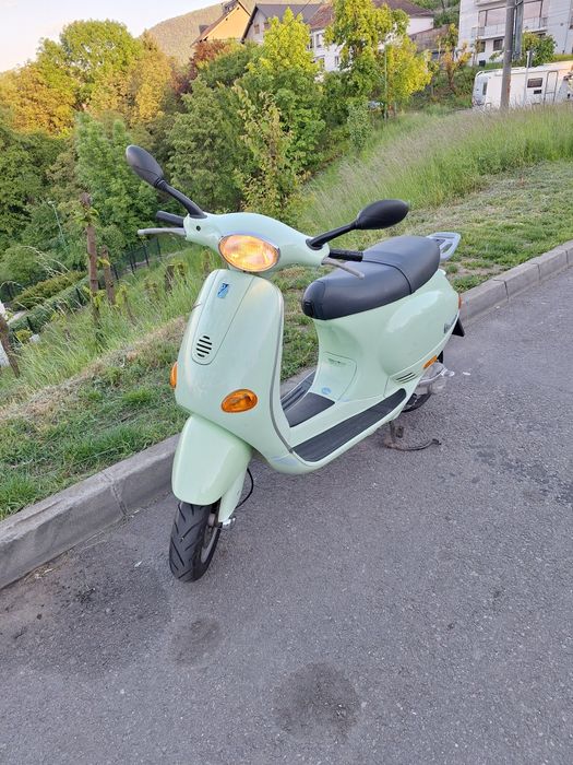 Vând Piaggio Vespa ET4 50CC înmatriculat RO