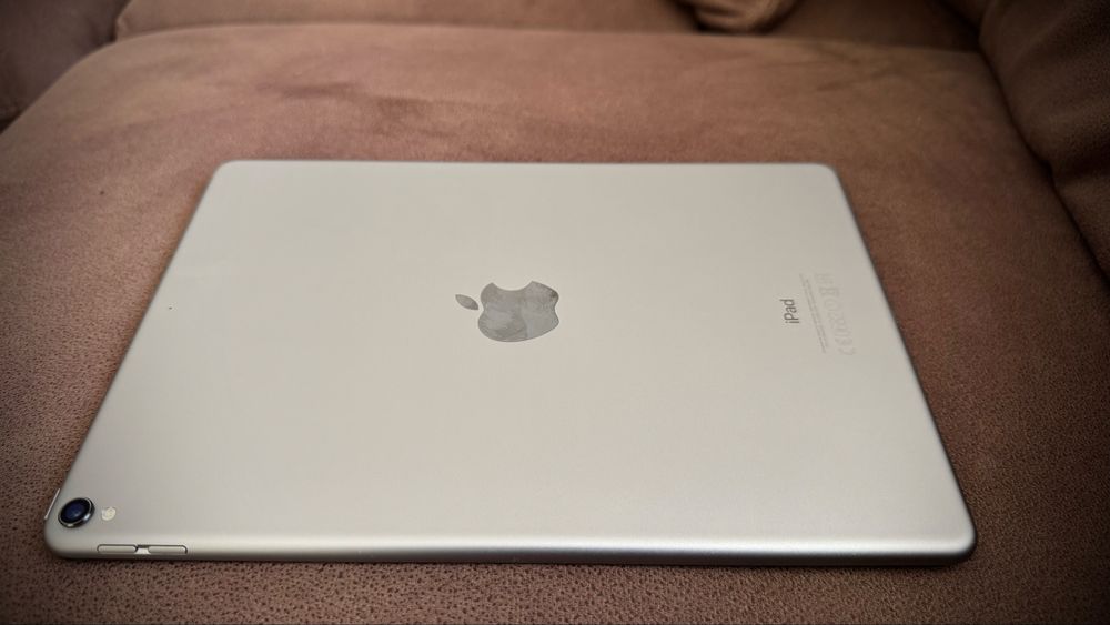 Ipad Pro “Отличен” + подарък