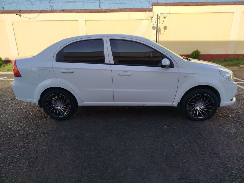 Прадам машину отличний состаяний