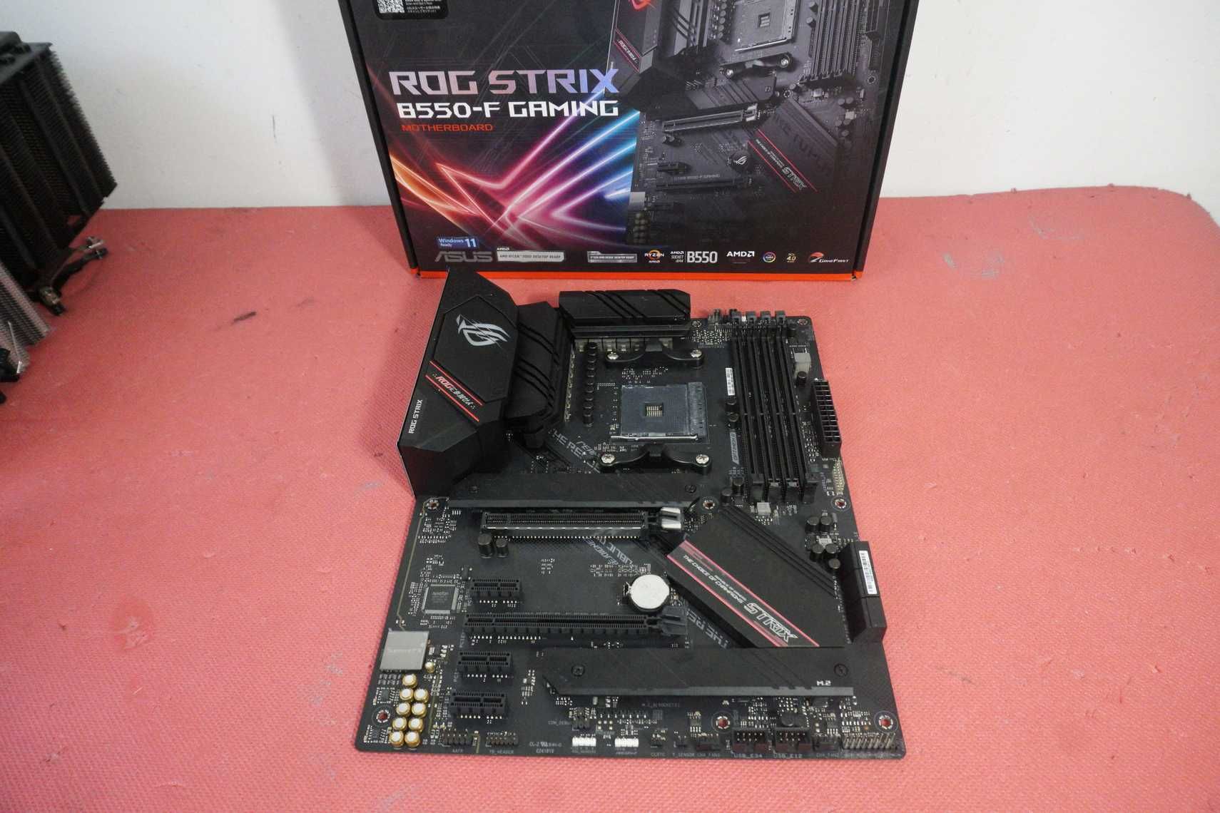 AM4 дъно дънна платка Asus B550-F ROG Strix / вкл ДДС