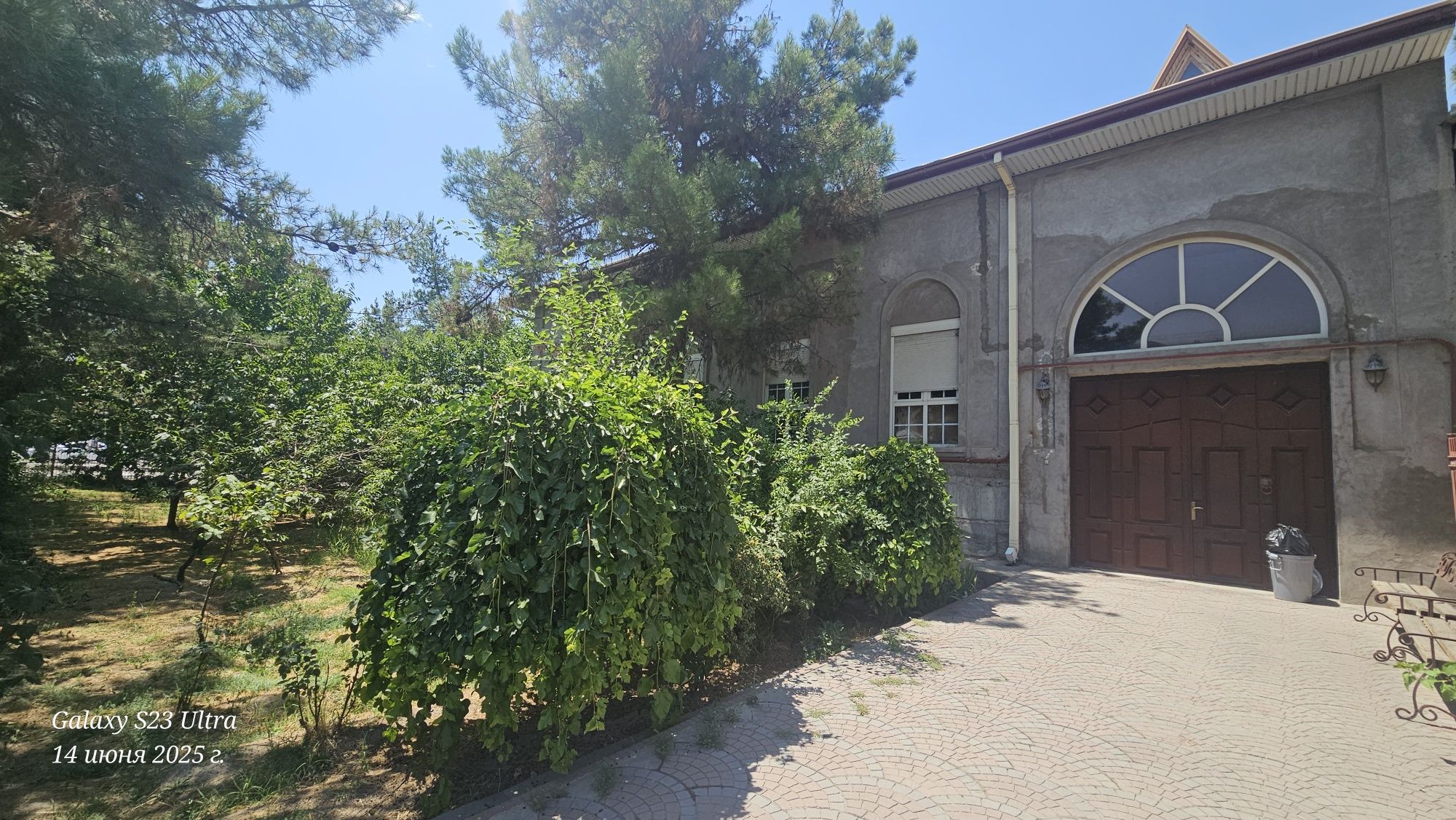 Yunusobod Zenit yonida  Uglavoy 6 sot fasadi 20 /30 Biznes uchun qulay