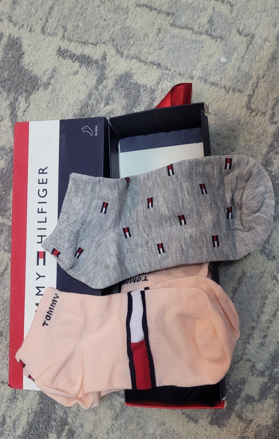 Чорапи Burberry, Moshino, tommy шалове LV