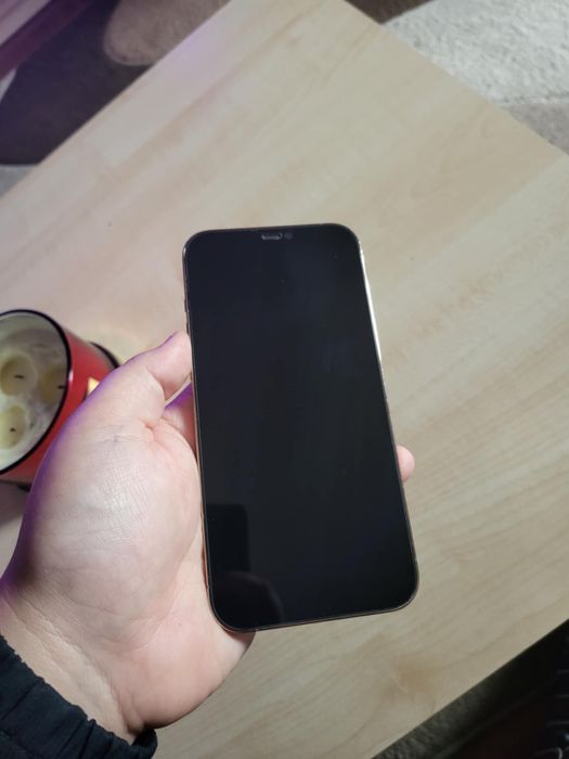Vand iphone 12 pro max ca si nou