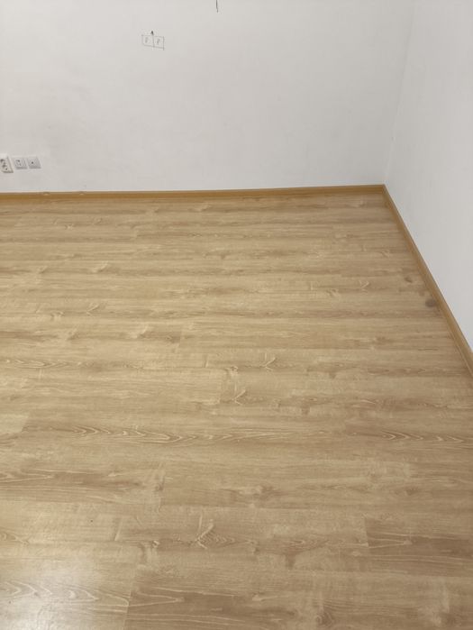 Отдам даром ламинат