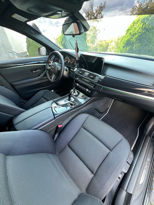 Interior BMW F10 - Material Negru