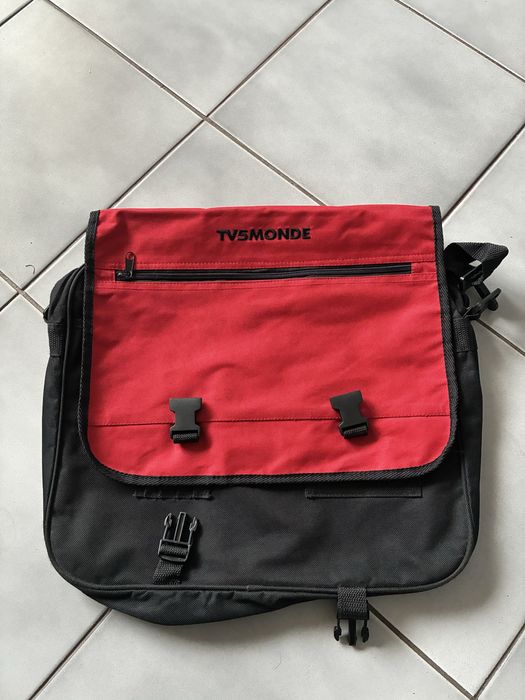 Чанти за лаптопи