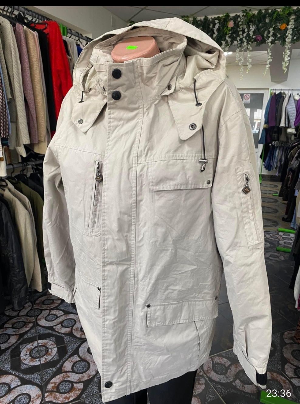 Lot Saci Haine Second Hand categ Cremă-Extra (aprox. 400 buc)