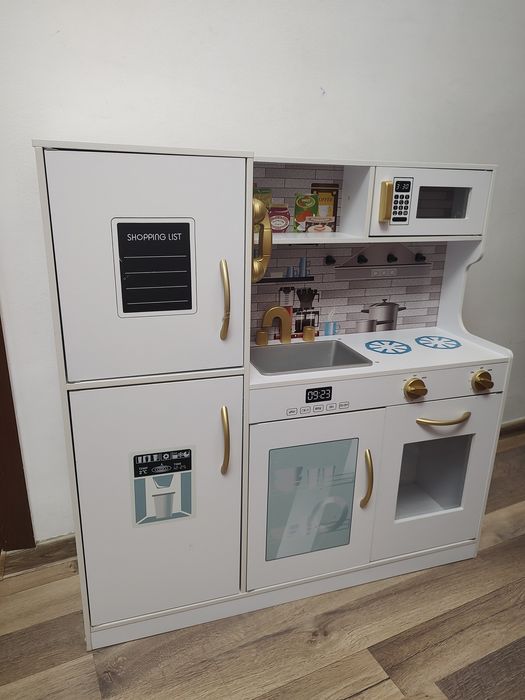 Bucatarie de lemn pentru copii