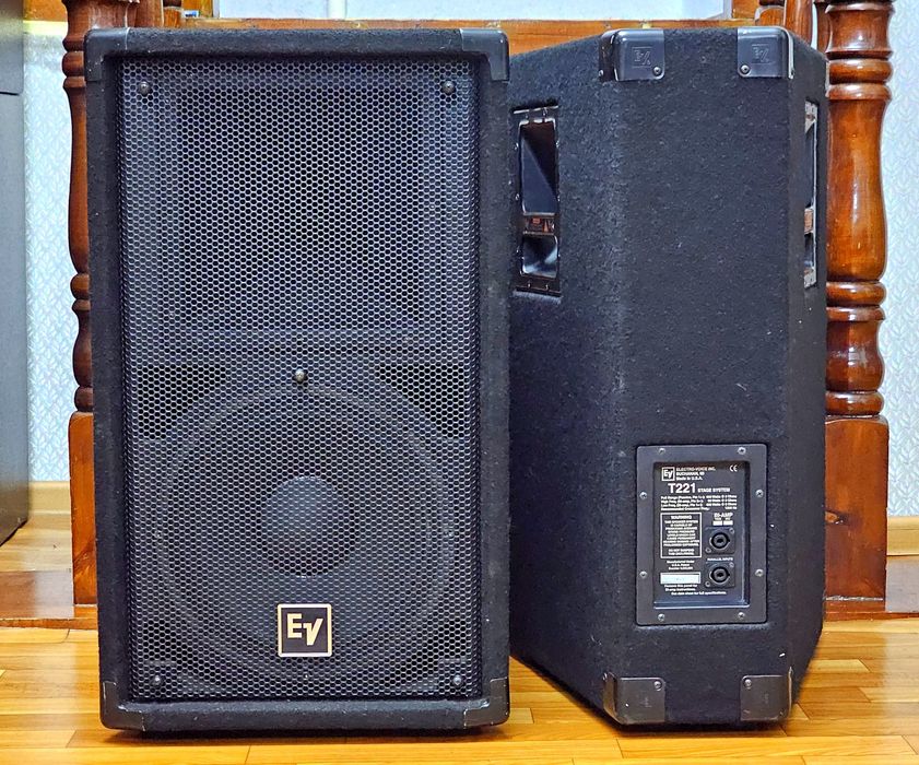 Фирменные пассивные колонки ELECTRO-VOICE T221
