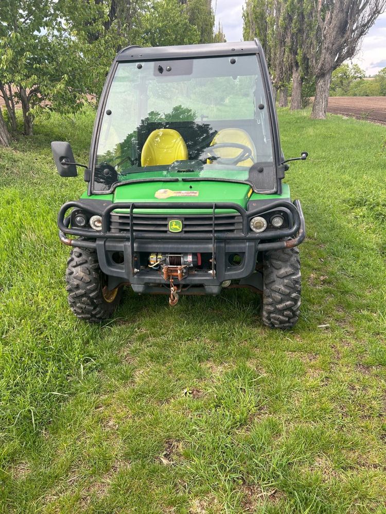 John Deere Gator