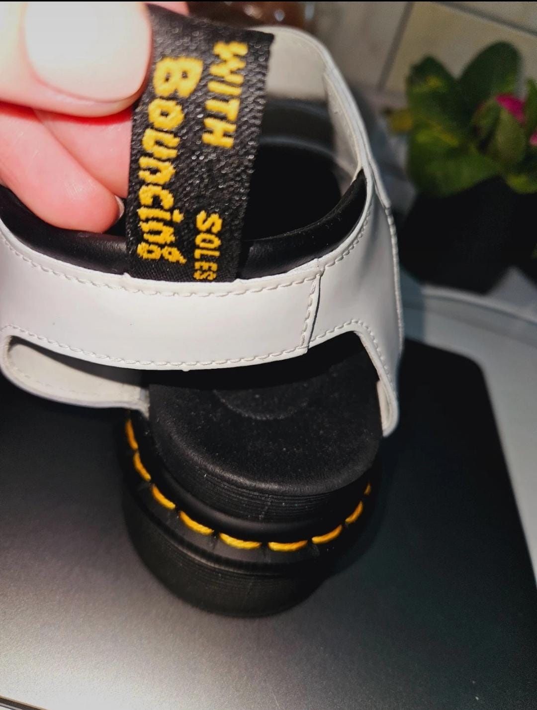 Sandale Dr Martens
