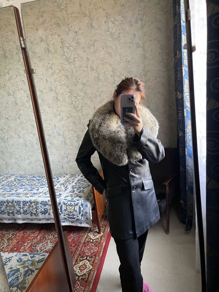 Натуральное Коженое пальто,с Натуральным мехом песца