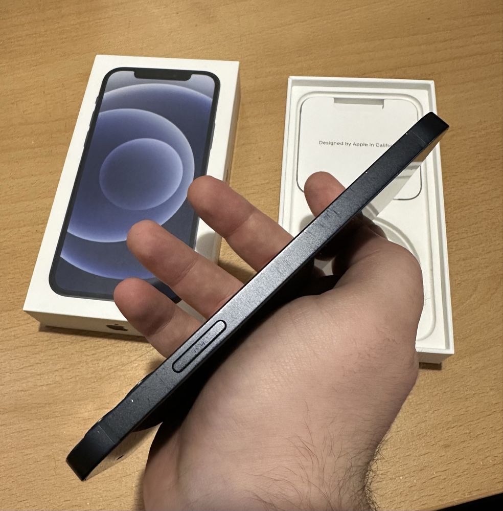 iPhone 12 - Black - 64 GB