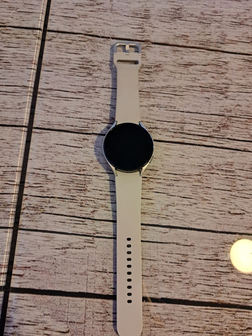 Vând Samsung Watch4!