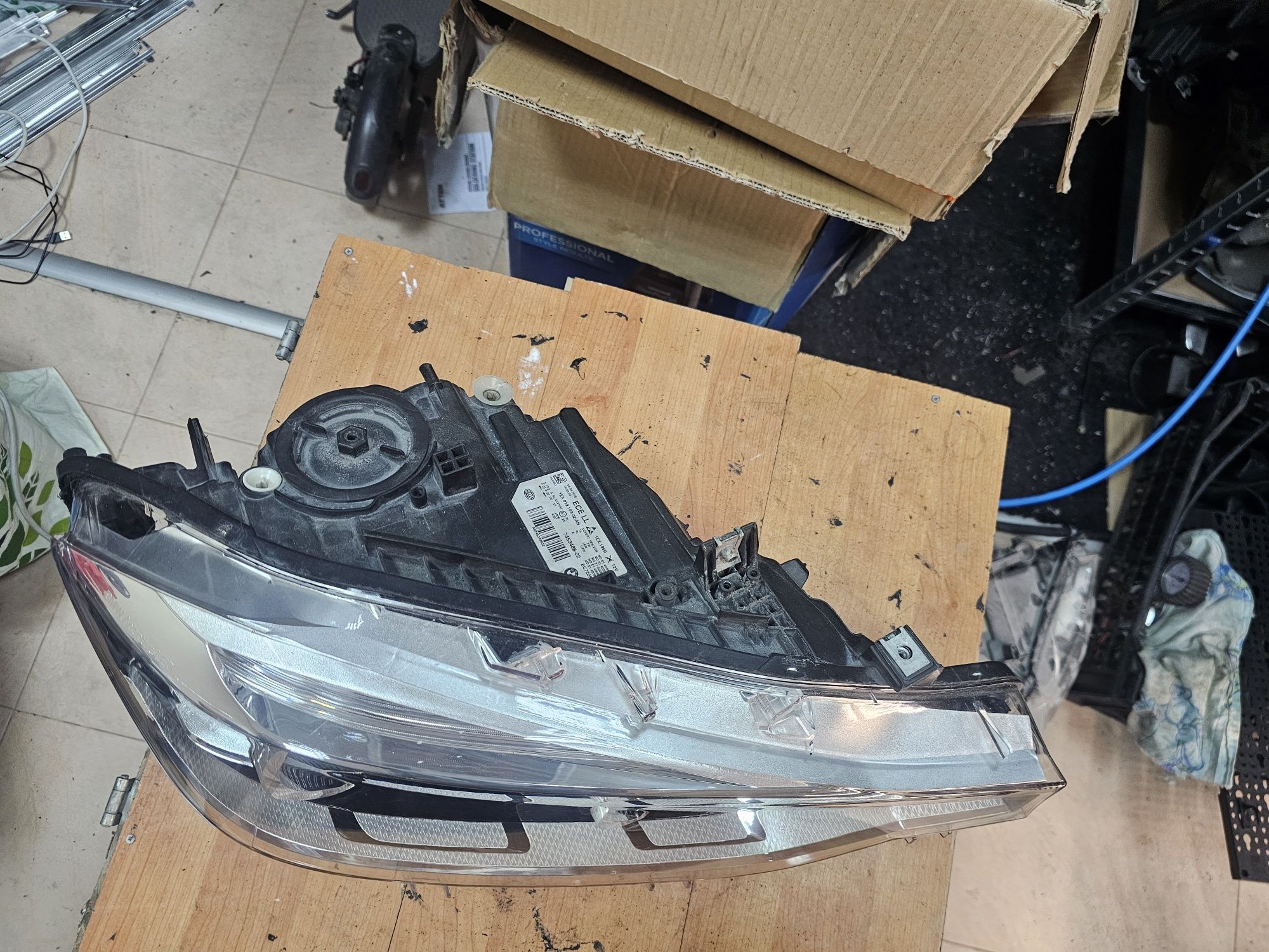 Десен фар фарове BMW F30 Adaptive LED desen far farove бмв ф30 лед