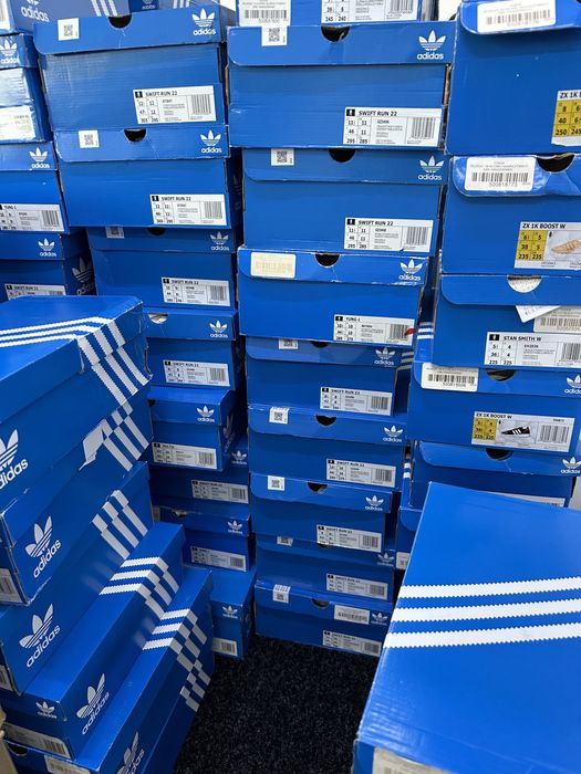 Stoc mix haine si incaltaminte Adidas, Hilfiger, Calvin Klein etc.