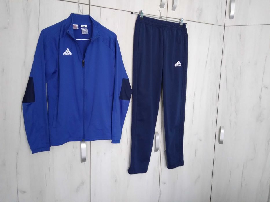 Оригинален анцунг Адидас размер 164 цена 80лв.