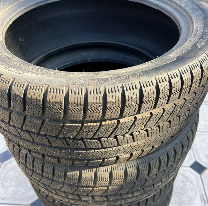 Продается шины 245/45/18 зимний шины  Hifly