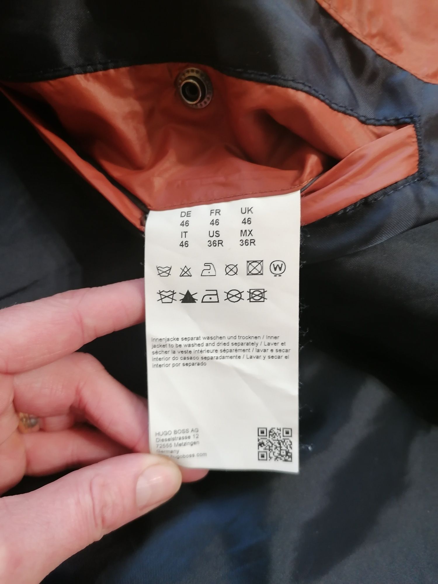 Geacă de primăvară/toamnă Hugo Boss, mărime S, unisex, stare impecabil