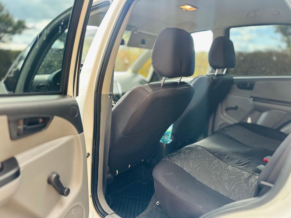 Suzuki SX4, alb, 95.000 km