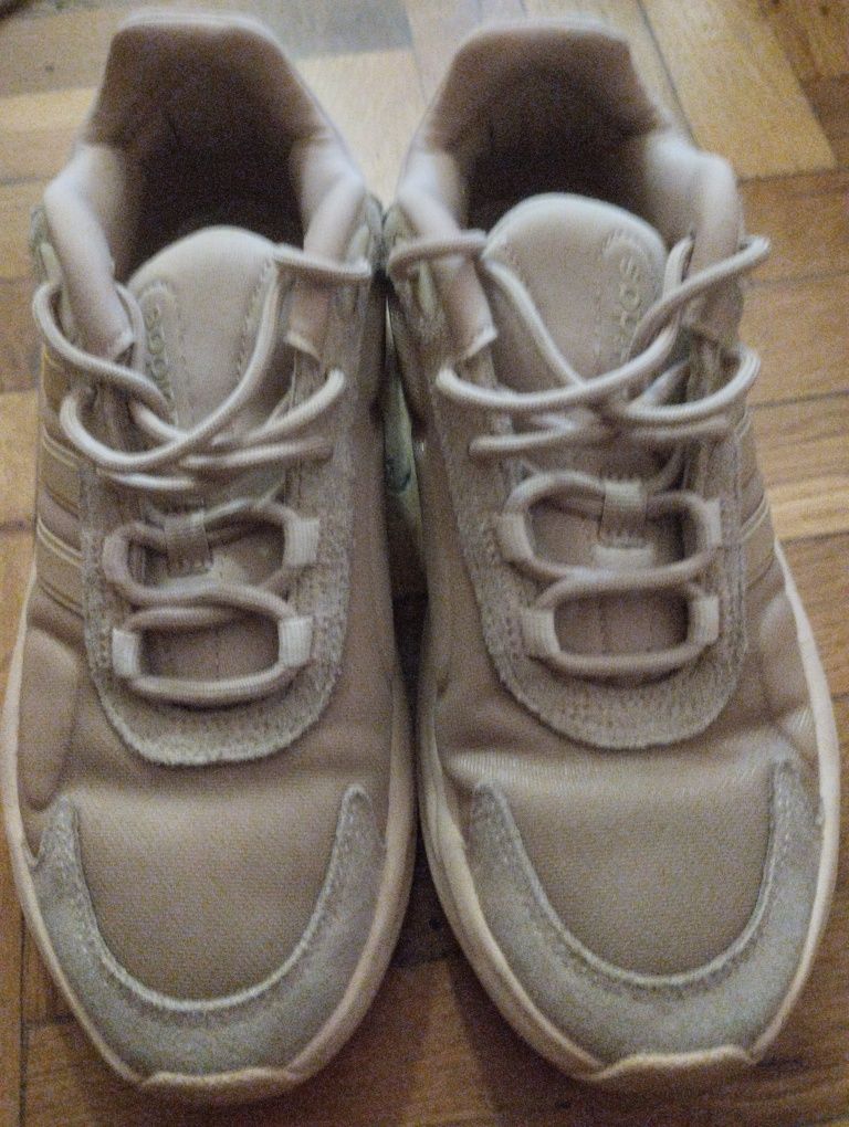 Маратонки adidas