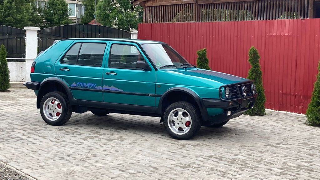Vand sau schimb Golf country 1.8 benzina 4×4 synvro