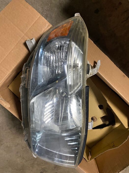 Фара toyota highlander