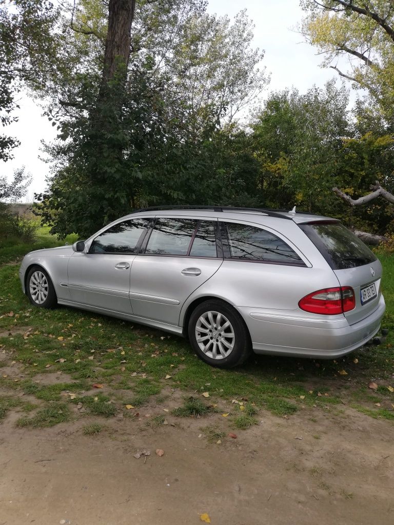 Vând Mercedes Benz E w211 combi 2006 facelift 170cp 220 diesel