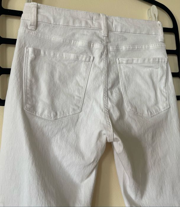 Дамски бял панталон Bershka