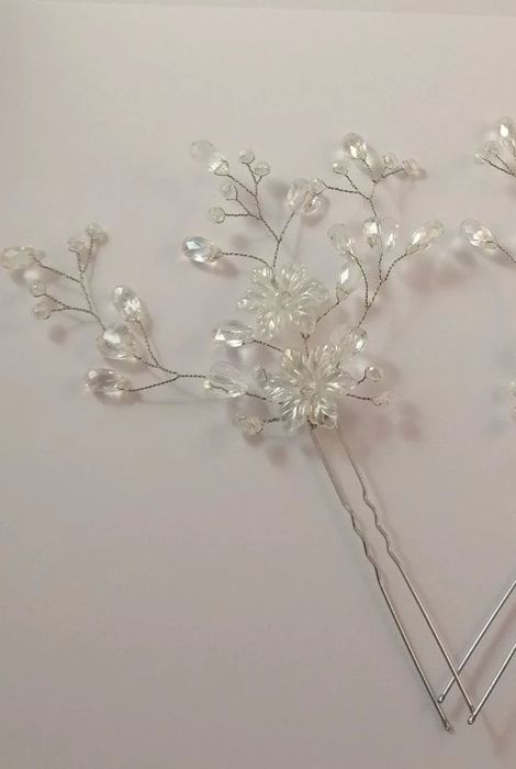 Ръчно изработен комплект за коса от кристални мъниста.