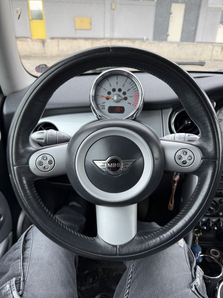Vând Mini cooper