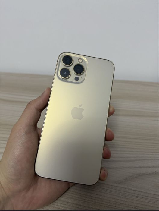 Vand iphone 13 pro max in stare impecabil