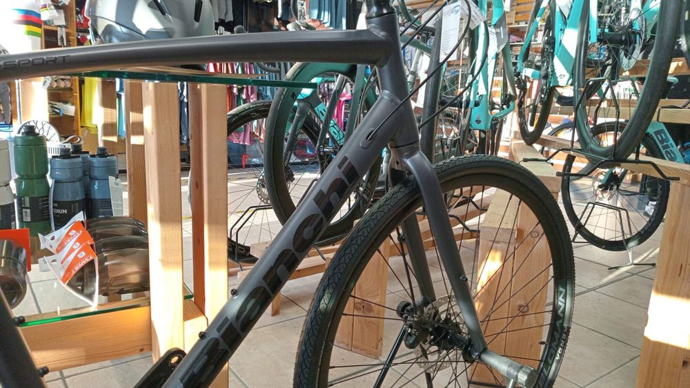 1 Bianchi C-SPORT 3 Trekking Bicicleta