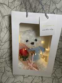 Белый мишка на подарок 8 марта