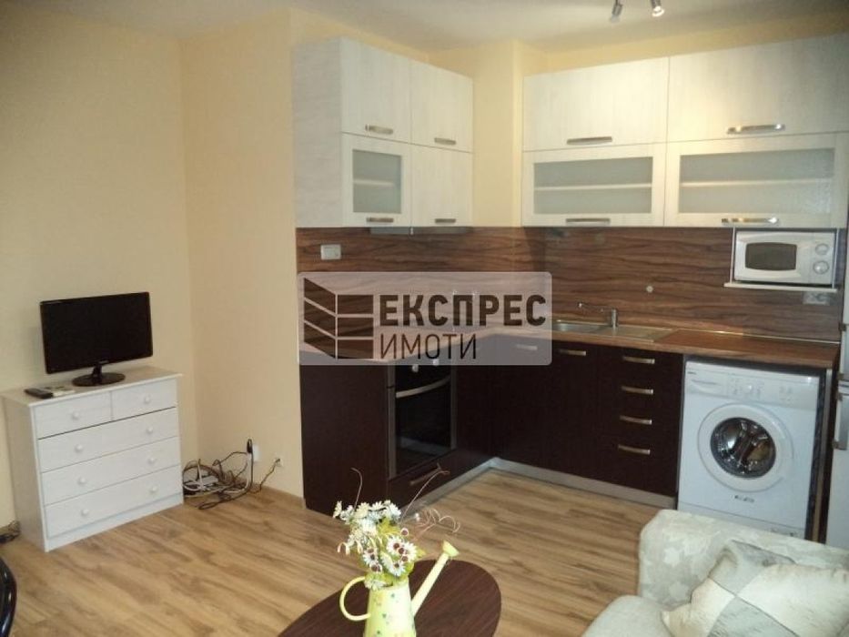 Дава се под наем Двустаен апартамент в Варна, Окръжна болница - 60 кв.м за 433.5 € - Снимка #1