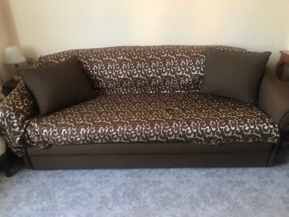 Продавам нова изключително качествена и красива диван -спалня