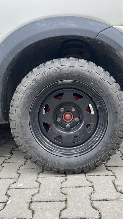 Vând cauciucuri offroad 215/65/R16