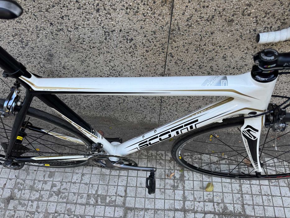 Scott Addict R3 Carbon/Shimano Ultegra 2x10/7.85 kg.