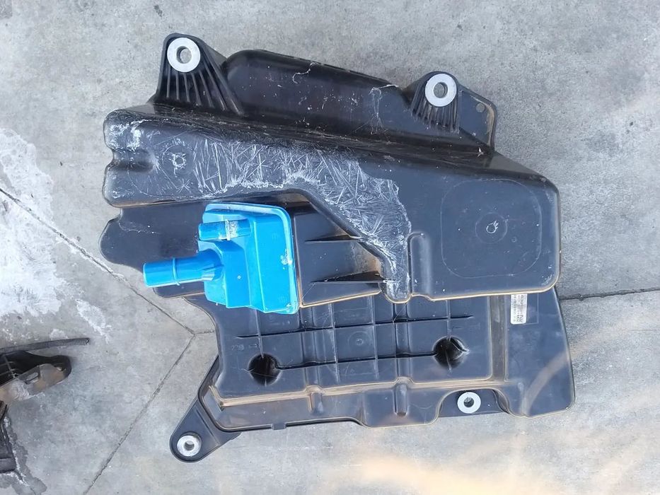 Rezervor pompa adblue 2.0 tdi audi a4 b9 8w 8w0131878bp 8w0131969l 4067411ad