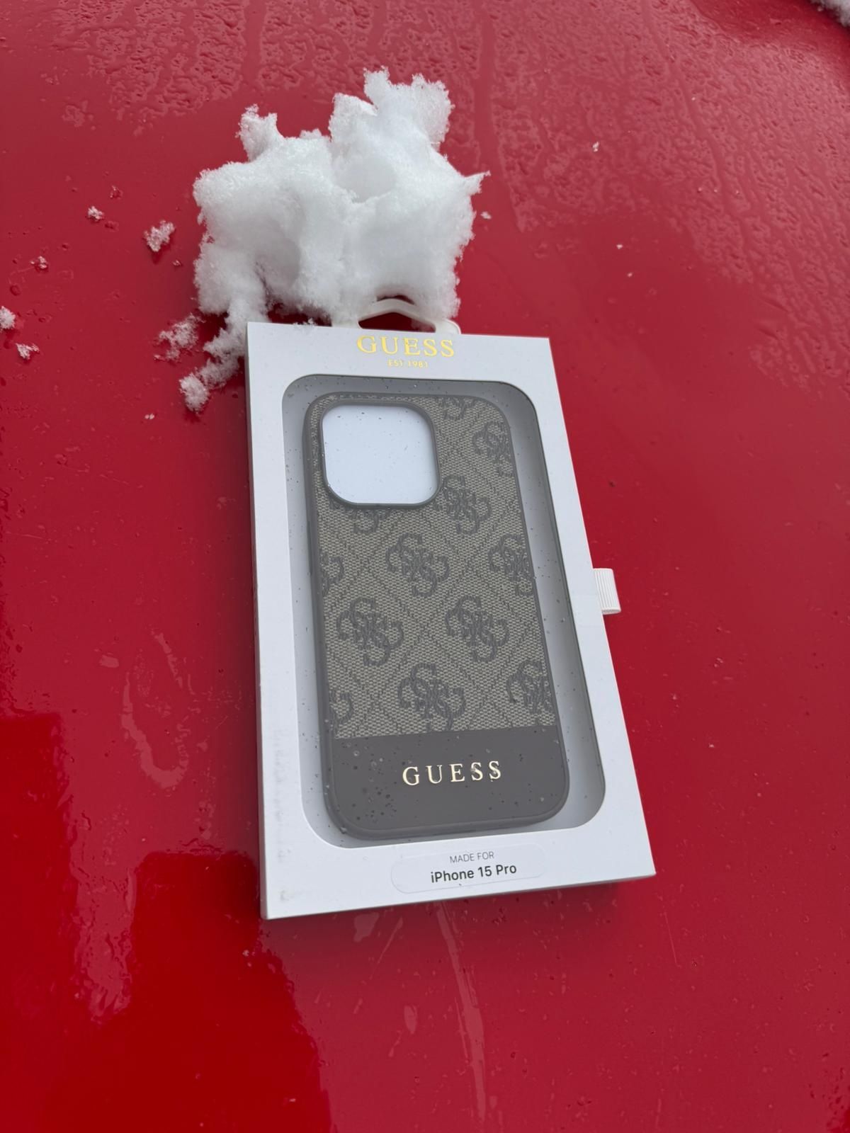 Кейс за iPhone 13 14 15 16 GUESS