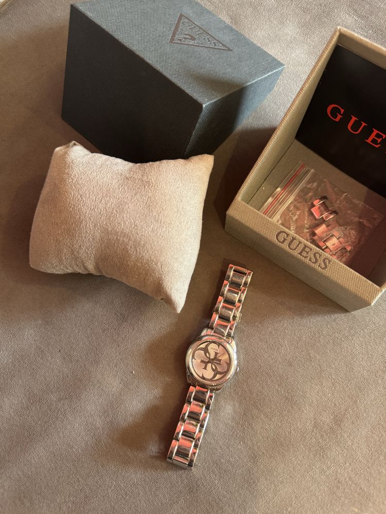 Дамски часовник Guess