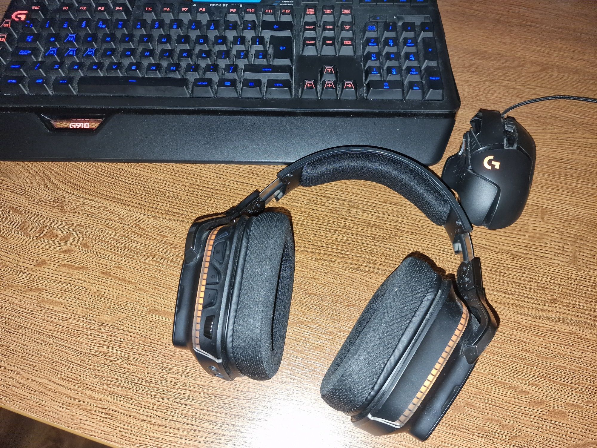 Logitech G910 и G935