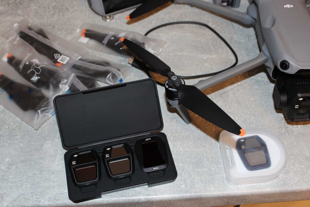 DJI Air 3S Fly More Combo (DJI RC 2)+БОНУС DJI Cellular Dongle 2 и още