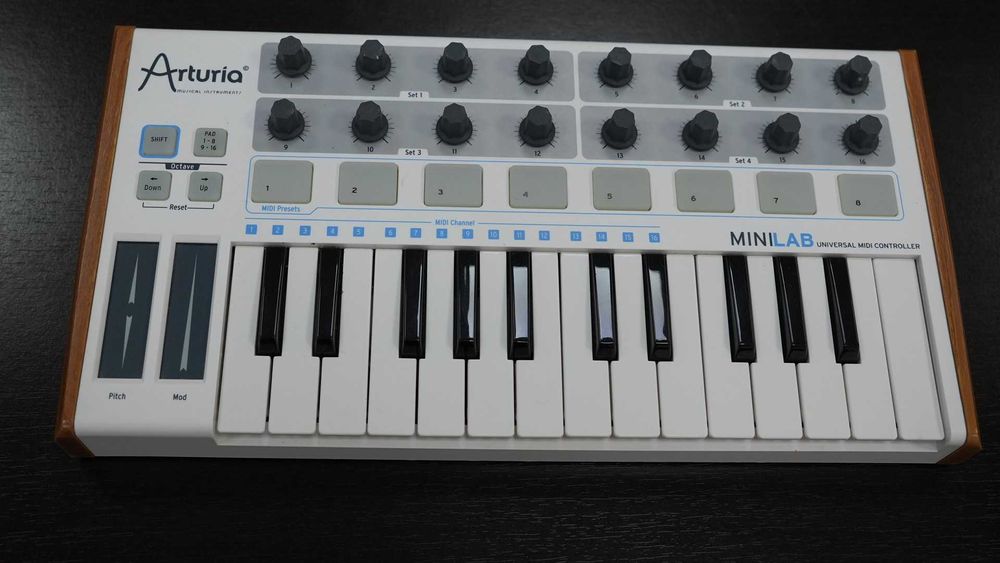 Arturia MiniLab – Claviatură MIDI compactă