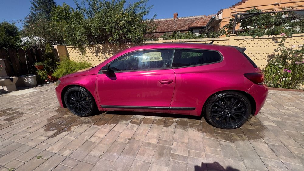 Volkswagen Scirocco VW Scirocco 1.4 TSI • 160CP • Manuală • Colant roz • Jante 21 + 17 inc